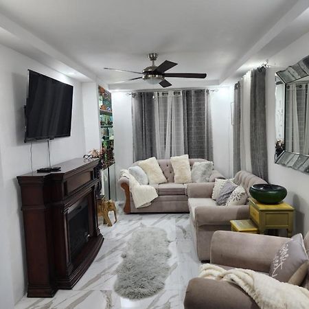 Ferienwohnung 11Onessex1 In The Heart Of Kingston Ja Dn Vacations Exterior foto