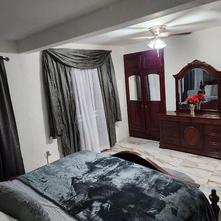 Ferienwohnung 11Onessex1 In The Heart Of Kingston Ja Dn Vacations Exterior foto