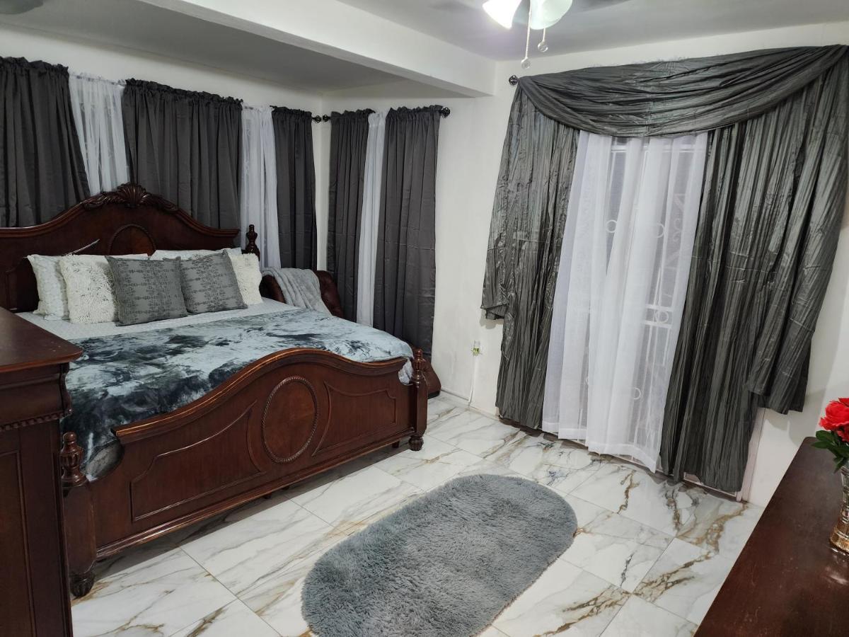 Ferienwohnung 11Onessex1 In The Heart Of Kingston Ja Dn Vacations Exterior foto