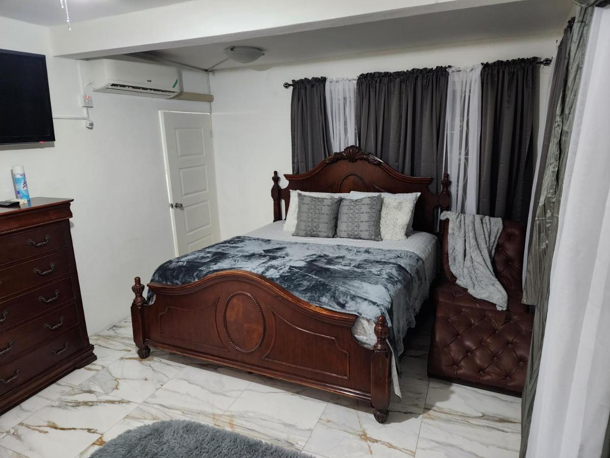 Ferienwohnung 11Onessex1 In The Heart Of Kingston Ja Dn Vacations Exterior foto
