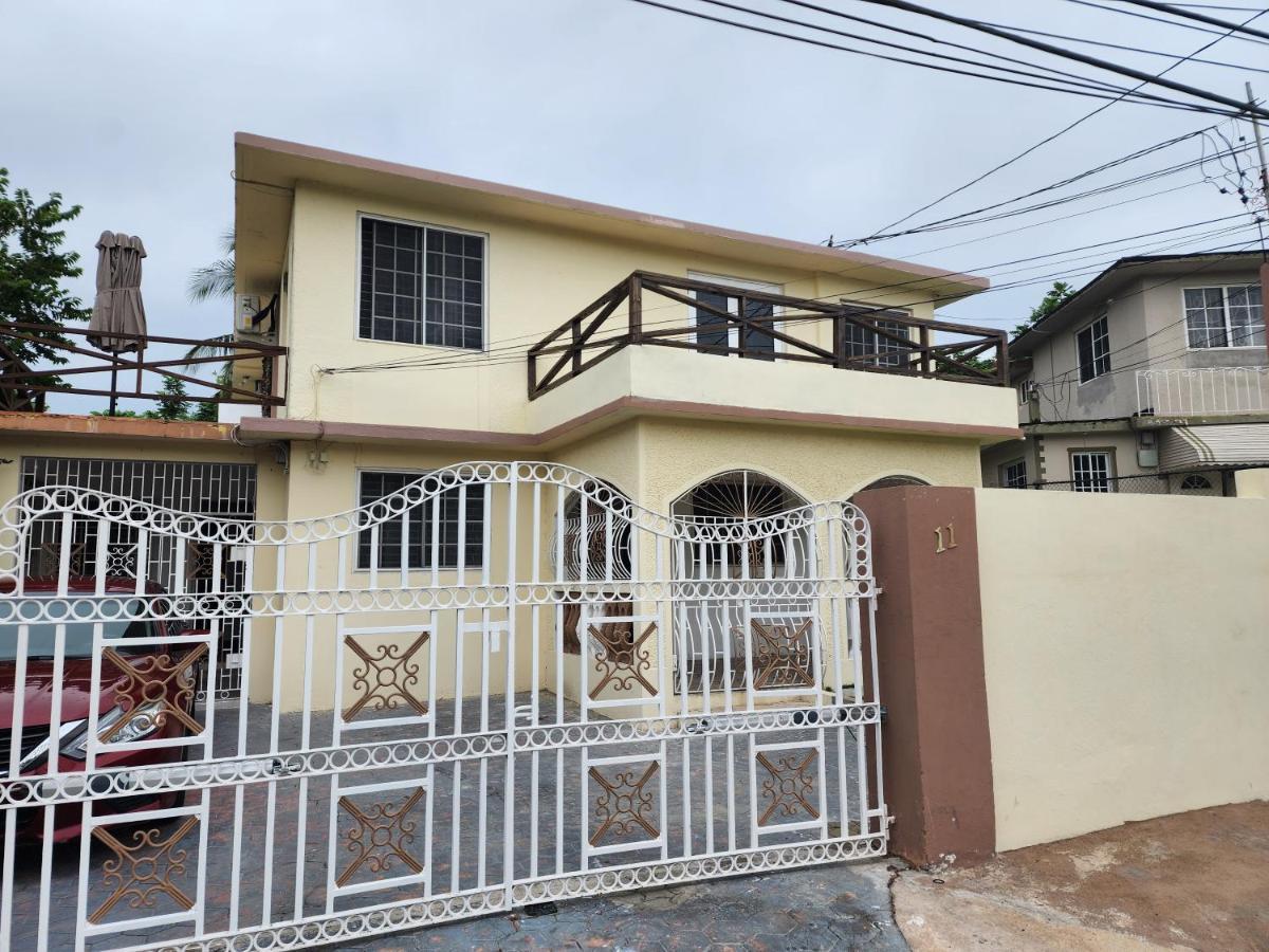 Ferienwohnung 11Onessex1 In The Heart Of Kingston Ja Dn Vacations Exterior foto